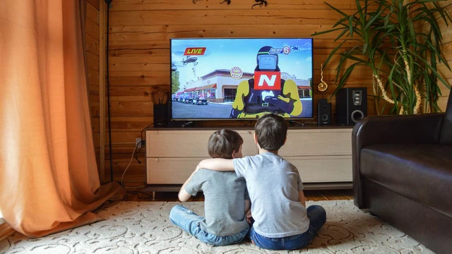 Tác hại của xem tivi đối với trẻ em nhiều cha mẹ không ngờ tới
