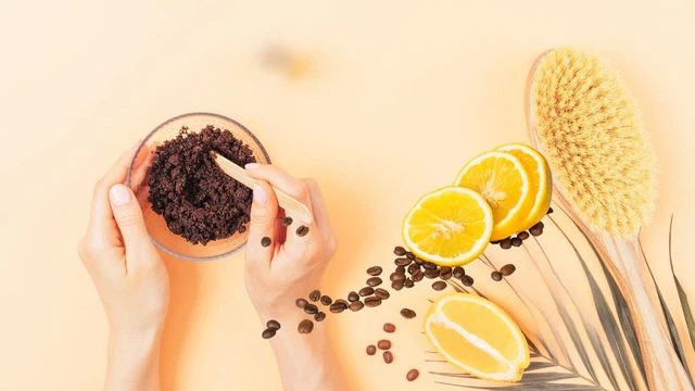 Hướng dẫn các cách tẩy tế bào chết bằng cà phê và chanh