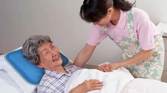 bai-viet/tham-khao-cac-bi-quyet-cham-soc-ba-me-lon-tuoi.html