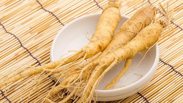 bai-viet/nhan-sam-co-tot-cho-nguoi-cao-tuoi-khong-cach-che-bien-sam-tuoi-cho-nguoi-gia.html