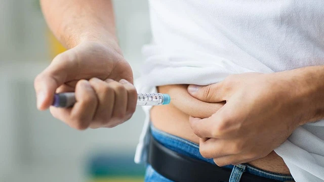 bai-viet/nen-tiem-insulin-truoc-hay-sau-an-tiem-luc-nao-la-tot-nhat.html
