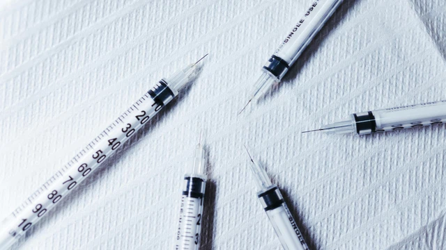 bai-viet/tiem-vac-xin-gardasil-o-dau-tai-quan-binh-tan-dia-chi-uy-tin-va-nhung-dieu-can-biet.html