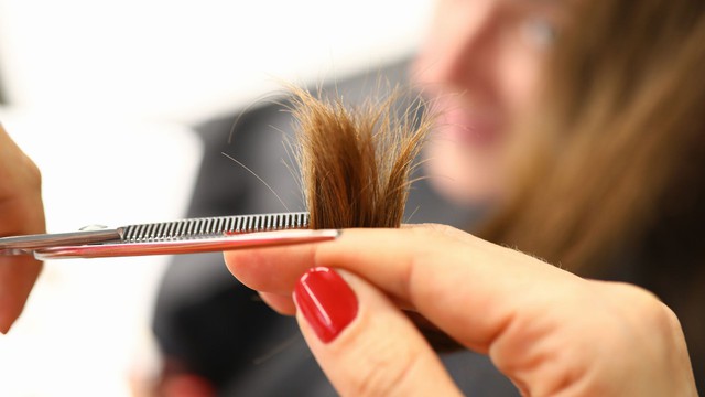 Tóc bị chẻ ngọn có nên cắt không? Giải đáp và hướng dẫn chăm sóc hiệu quả