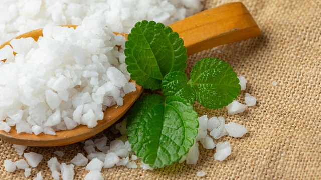 bai-viet/top-3-cach-lay-cao-rang-tai-nha-bang-muoi-danh-bay-mang-bam-cung-dau.html