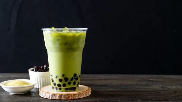 Trà sữa Thái xanh bao nhiêu calo? Cách uống không lo tăng cân