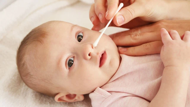 Trẻ sơ sinh bị nghẹt mũi: Nguyên nhân, dấu hiệu và cách xử lý an toàn