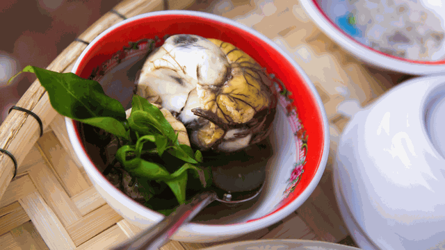 bai-viet/trung-ga-lon-la-gi-co-nen-an-trung-ga-lon-thuong-xuyen-khong.html
