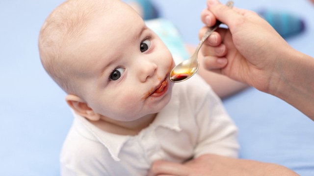 bai-viet/huong-dan-10-cach-tri-ho-cho-be-7-thang-tuoi-don-gian-nhat-tai-nha.html