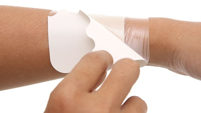 bai-viet/huong-dan-cac-buoc-dung-bang-gac-cho-vet-thuong-ho-dung-cach-69266.html