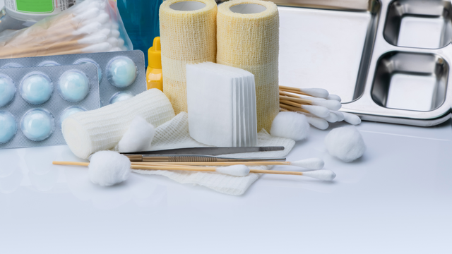 bai-viet/huong-dan-cach-ve-sinh-vet-thuong-sau-khi-cat-bao-quy-dau-an-toan-ngay-tai-nha.html