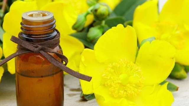 bai-viet/huong-dan-chi-tiet-cach-boi-tinh-dau-hoa-anh-thao-len-mat-don-gian-hieu-qua.html