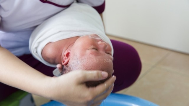 bai-viet/huong-dan-ve-sinh-vung-kin-cho-be-gai-theo-tung-do-tuoi.html