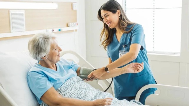 bai-viet/huyet-ap-cua-nguoi-70-tuoi-bao-nhieu-la-tot.html