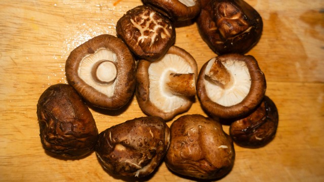 bai-viet/kham-pha-cac-loai-nam-nhat-ban-noi-tieng-ngon-va-giau-dinh-duong.html