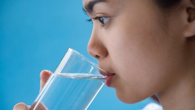 bai-viet/khat-nuoc-lien-tuc-la-benh-gi-phai-lam-sao.html