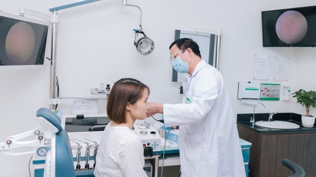 bai-viet/khi-nao-can-chich-nhot-ong-tai-ngoai-59012.html