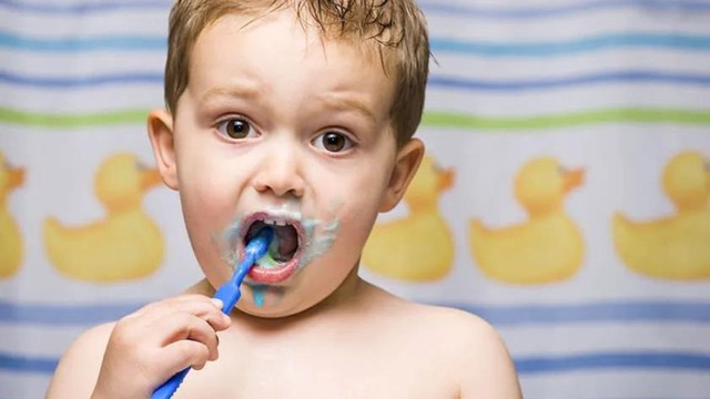 bai-viet/tao-thoi-quen-danh-rang-cho-tre-voi-ban-chai-dien-oral-b-vitality-d12-disney-frozen.html