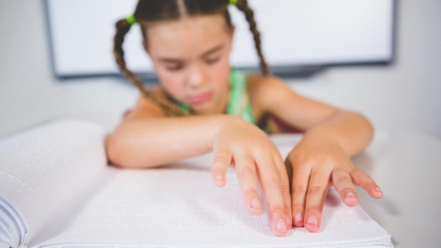 bai-viet/khiem-thi-la-gi-nguyen-nhan-va-cach-dieu-tri-khiem-thi.html