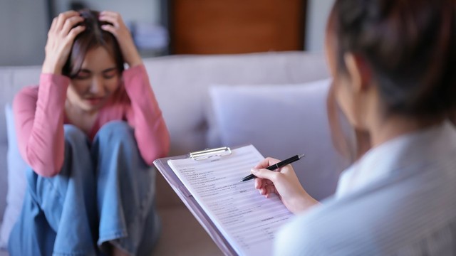 bai-viet/vi-sao-ban-khong-kiem-soat-duoc-cam-xuc-bieu-hien-va-cach-dieu-tri.html