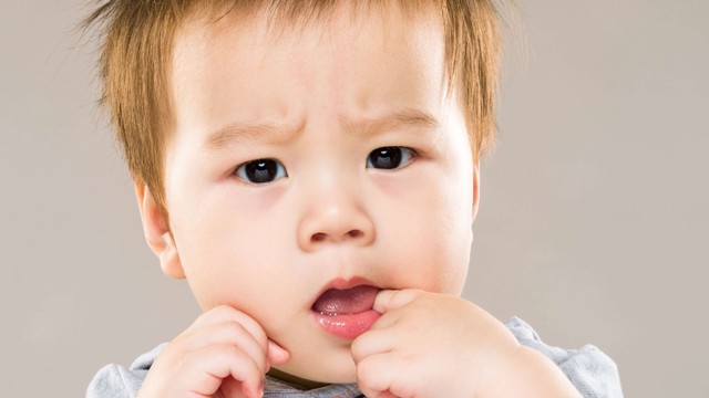 bai-viet/lam-the-nao-de-nhan-biet-tre-phat-trien-cham-hon-so-voi-tuoi.html