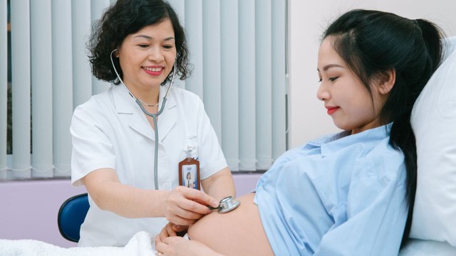 bai-viet/mang-thai-ra-mau-nhung-khong-dau-bung-co-nguy-hiem-khong.html