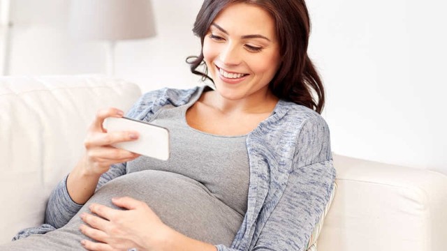 bai-viet/me-bau-xem-dien-thoai-nhieu-co-sao-khong-loi-khuyen-danh-cho-thai-phu.html