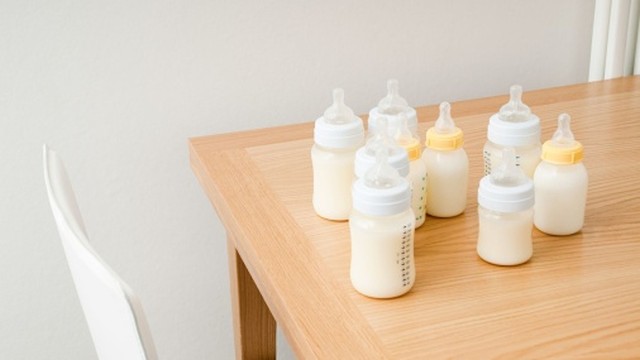 bai-viet/me-co-the-uong-sua-cua-minh-khong-nhung-dieu-can-biet-ve-sua-me.html