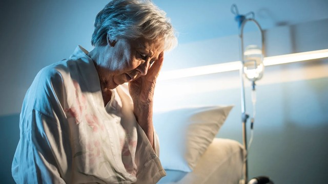 bai-viet/me-sang-nguoi-cao-tuoi-nguyen-nhan-trieu-chung-cach-dieu-tri.html