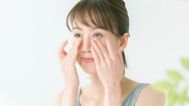 bai-viet/meo-lay-di-vat-trong-mat-nhe-nhang-ma-hieu-qua-62632.html