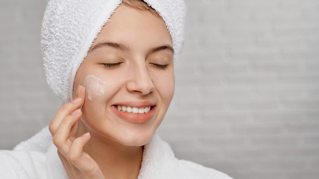 bai-viet/meo-tay-trang-bang-vaseline-khong-phai-ai-cung-biet.html