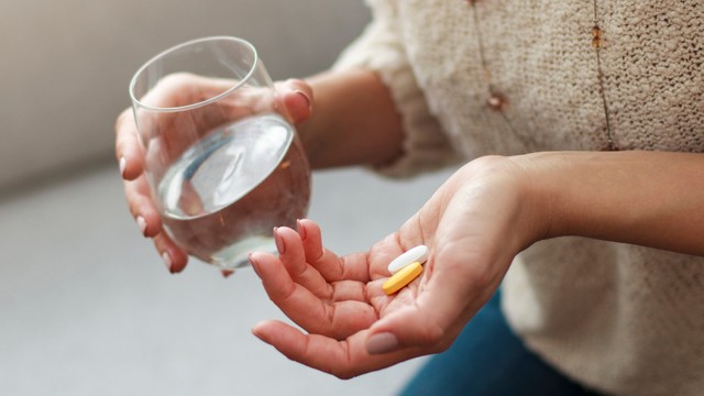 bai-viet/mot-so-tac-dung-phu-khi-uong-canxi-ma-ban-can-luu-y.html