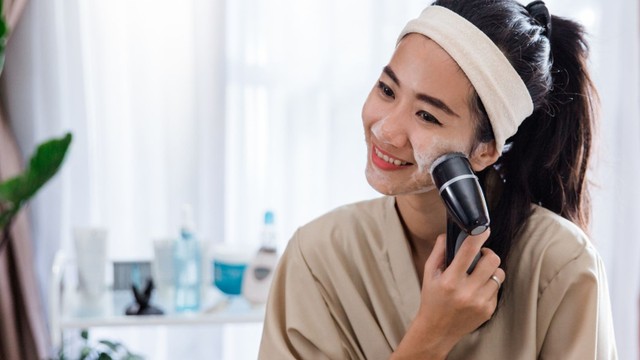 bai-viet/mua-dong-co-nen-dung-sua-rua-mat-khong-he-lo-tu-chuyen-gia-da-lieu.html