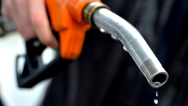 bai-viet/mui-xang-co-doc-khong-va-cach-so-cuu-khi-bi-ngo-doc-xang.html