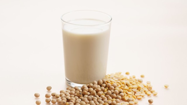 bai-viet/nam-gioi-uong-sua-dau-nanh-co-vo-sinh-khong.html