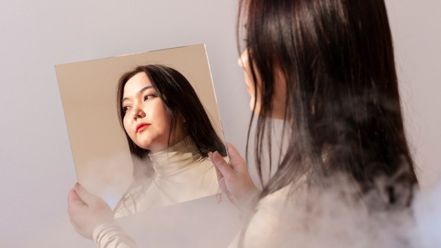 bai-viet/narcissist-la-gi-dau-hieu-nhan-biet-va-cach-ung-xu-voi-nguoi-ai-ky.html