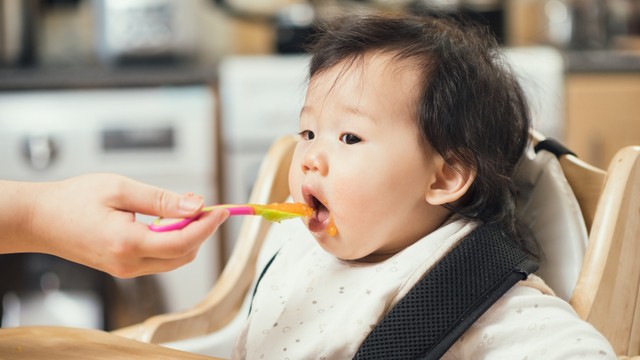 Nên nêm gia vị cho bé ăn dặm khi nào? Lưu ý khi nêm gia vị cho bé