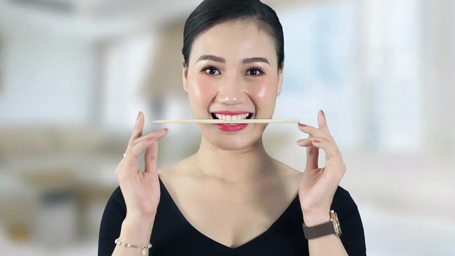 bai-viet/ngam-dua-chua-mat-lech-duoc-khong-nhung-luu-y-chua-mat-lech-bang-cach-ngam-dua.html