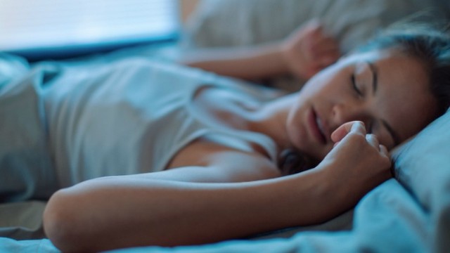 bai-viet/ngu-mo-dai-dam-o-nguoi-lon-la-benh-gi-cach-dieu-tri-hieu-qua-68058.html