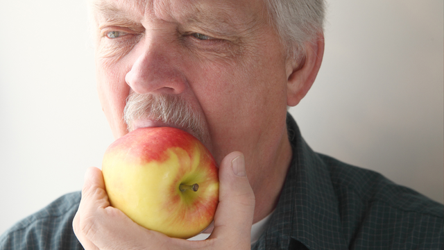 bai-viet/nguoi-benh-trao-nguoc-da-day-an-tao-duoc-khong-mot-so-luu-y-can-biet.html