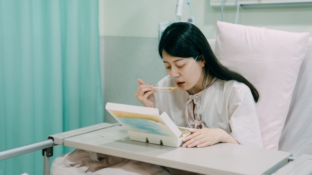 bai-viet/nguoi-bi-lao-phoi-nen-an-gi-va-kieng-gi.html