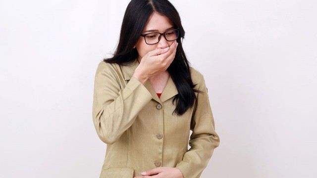 bai-viet/nguoi-bi-non-ra-bot-trang-nguyen-nhan-do-dau-co-nguy-hiem-khong.html