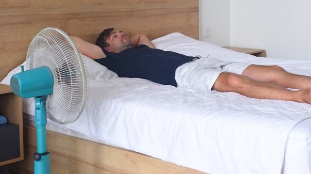 bai-viet/nguoi-lon-sot-co-nen-bat-quat-khong.html