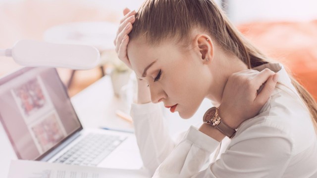 bai-viet/nguoi-met-moi-chan-tay-ra-roi-la-dau-hieu-cua-benh-gi.html