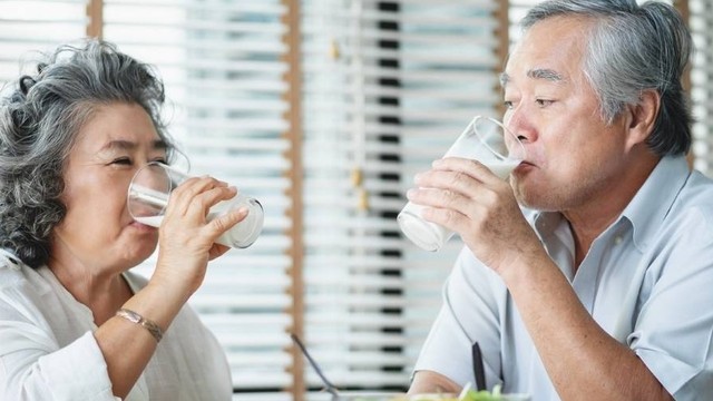 bai-viet/nguoi-om-nguoi-cao-tuoi-nguoi-suy-dinh-duong-nen-bo-sung-gi.html