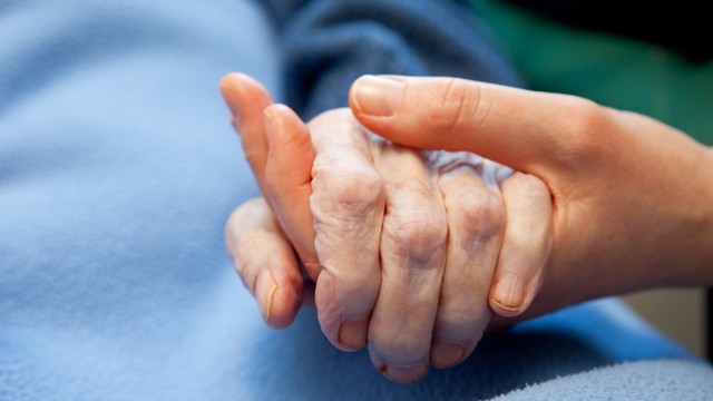 bai-viet/nguoi-sap-chet-co-nhung-dau-hieu-gi-bao-truoc-69047.html