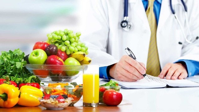 bai-viet/thac-mac-nguoi-bi-soi-mat-nen-an-gi-53186.html