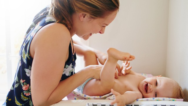 bai-viet/nguyen-nhan-nao-khien-tre-so-sinh-di-ngoai-co-mui-thoi-cach-xu-tri-nhu-the-nao.html