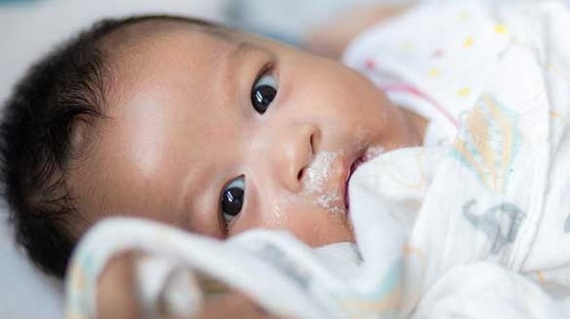 bai-viet/nguyen-nhan-va-cach-cai-thien-tinh-trang-be-9-thang-tuoi-hay-bi-non-tro.html