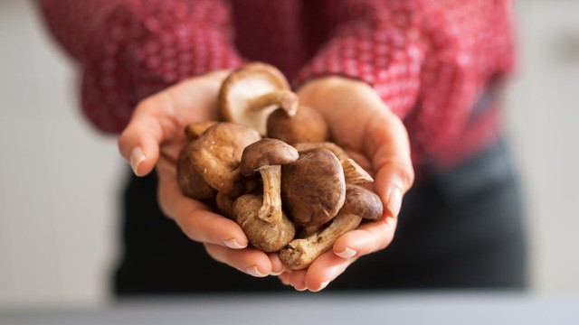 bai-viet/nhung-ai-khong-nen-an-nam-can-luu-y-gi-khi-an-nam-de-dam-bao-suc-khoe.html