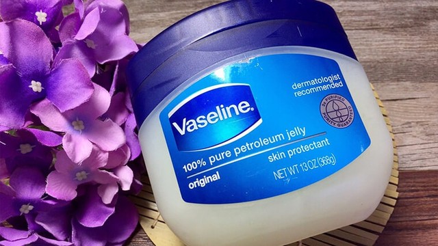 bai-viet/vaseline-duong-am-la-gi-cong-dung-cua-vaseline-duong-am.html